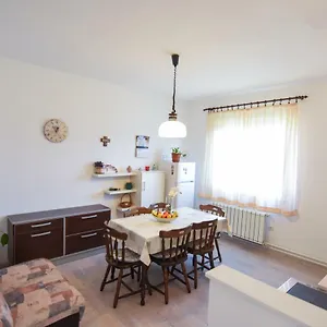  Apartment F-holiday